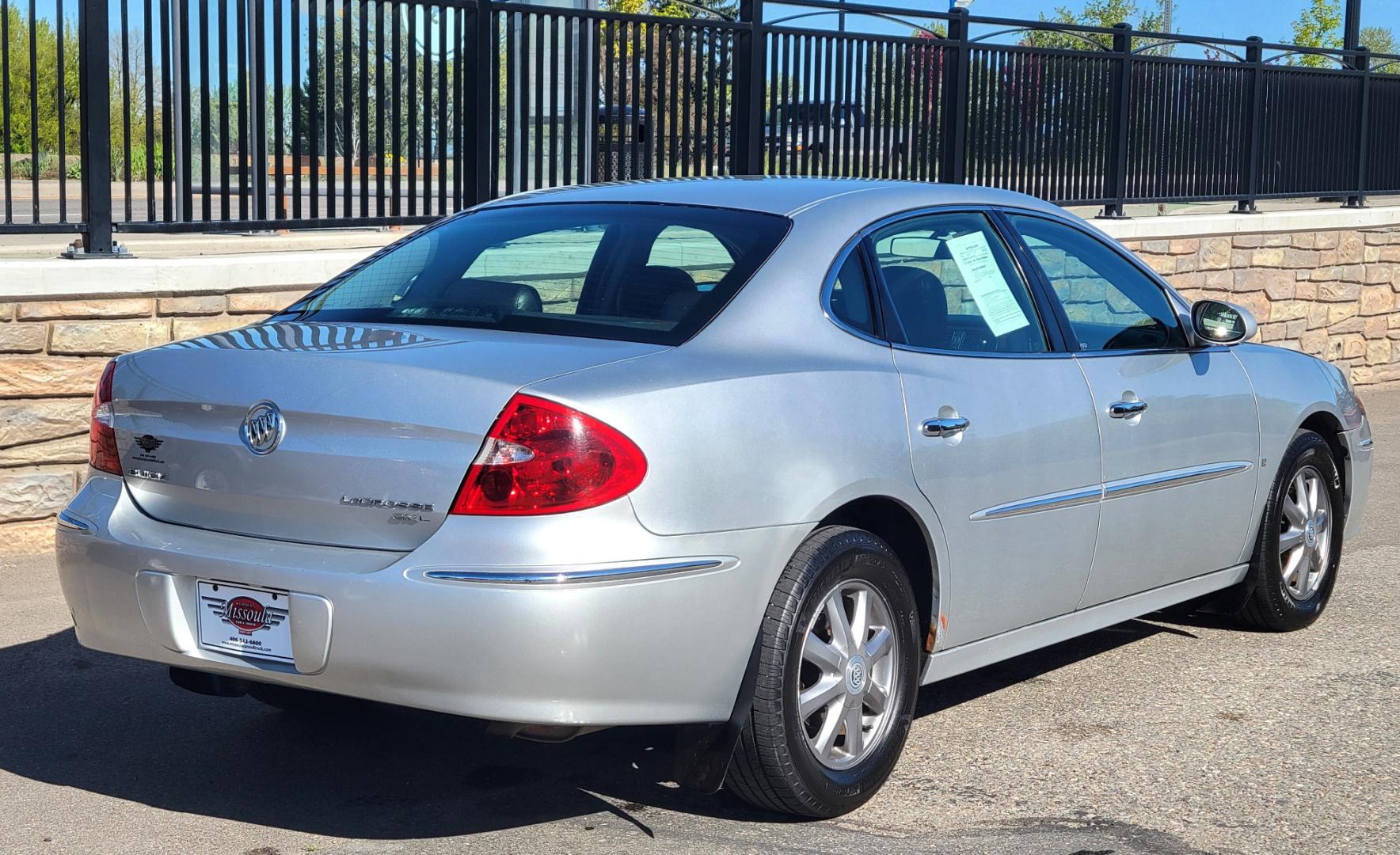 2009 Silver /Black Buick LaCrosse (2G4WD582091) with an 3.8L V6 engine, 5 Speed Automatic transmission, located at 450 N Russell, Missoula, MT, 59801, (406) 543-6600, 46.874496, -114.017433 - Photo#6